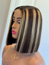 Load image into Gallery viewer, Highlight Middle Part Blunt Cut Bob Grab N Go Wig
